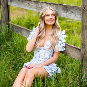 Worn once for senior photos